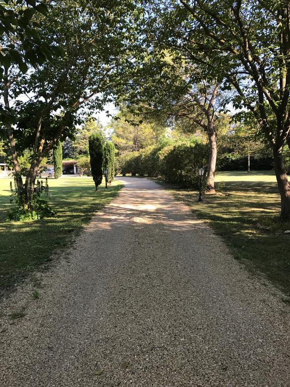 Hotel L'Hacienda Marguerittes Zewnętrze zdjęcie